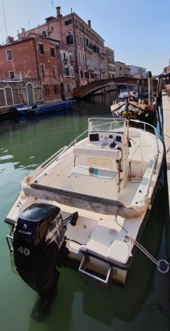 Barca modello OPEN cantiere CONERO con motore MERCURY PRO 40/60