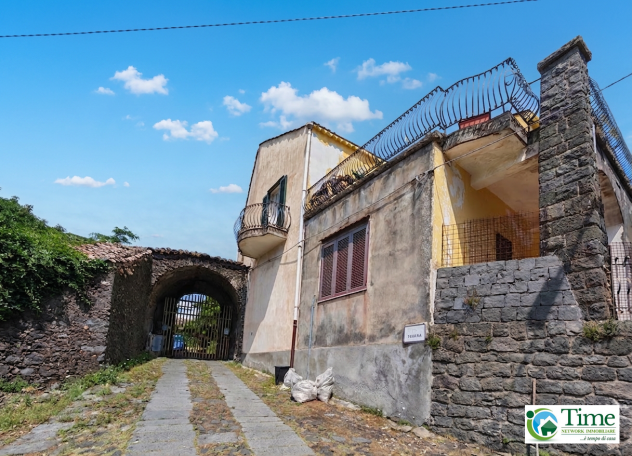 Casa Singola in affitto da Luglio al 30 settembre a Pedara zona Tarderia