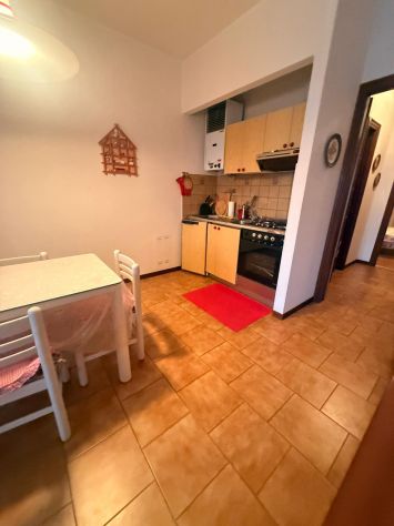 Quadrilocale con terrazzo vista mare, box auto e piscina - Foto 10