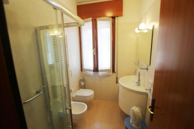Villa di 217 m² con più di 5 locali e box auto doppio in vendita a Padova - Foto 9