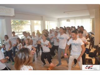 Animatori x Balli di Gruppo-latini-Rep-Hip/Hop Stagione Estiva 2026 no Esperienz