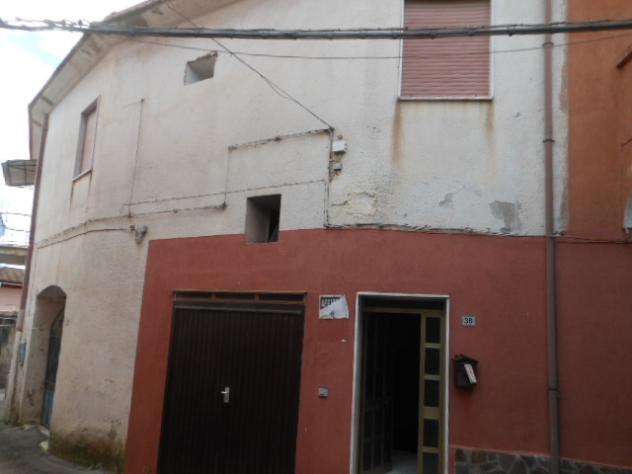 1925/CALVIRISORTA Appartamento al piano terra di mq 140 con giardino a Calvi Risorta. Si compone di salone/cucina, tre camere matrimoniali e bagno. Da - Foto 3