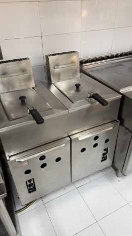 BLOCCO ATTREZZATURE CUCINA COMPLETO RISTOPUB - Foto 3