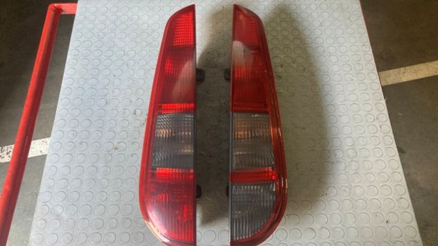 Fanali posteriori Ford Focus SW del 2006 - Foto 2