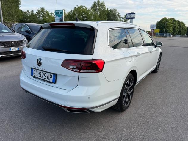 Volkswagen Passat Variant 2.0 TDI SCR 200 CV DSG Executive - Foto 4