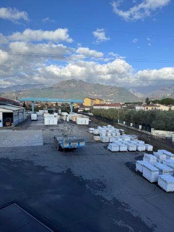 Capannone artigianale in vendita a Massa 8500 mq Rif: 1383900