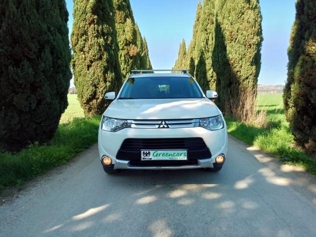 Mitsubishi Outlander 2.2 DI-D 4WD Intense - Foto 8