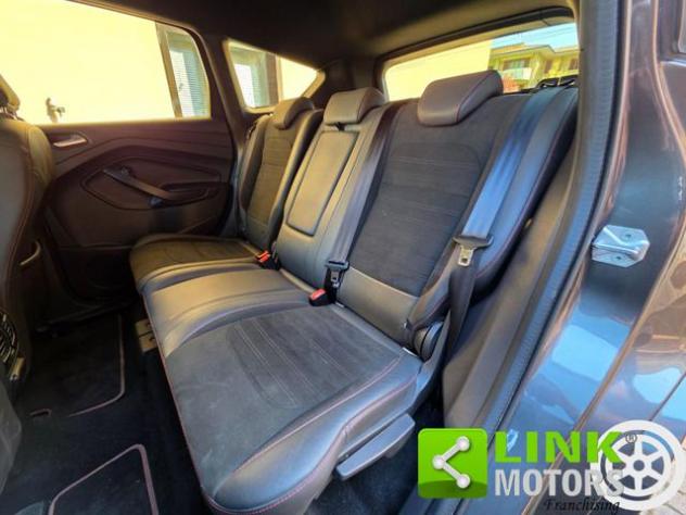 FORD Kuga 2.0 TDCI 150 CV S&S 4WD Powershift ST-Line rif. 23910344 - Foto 6