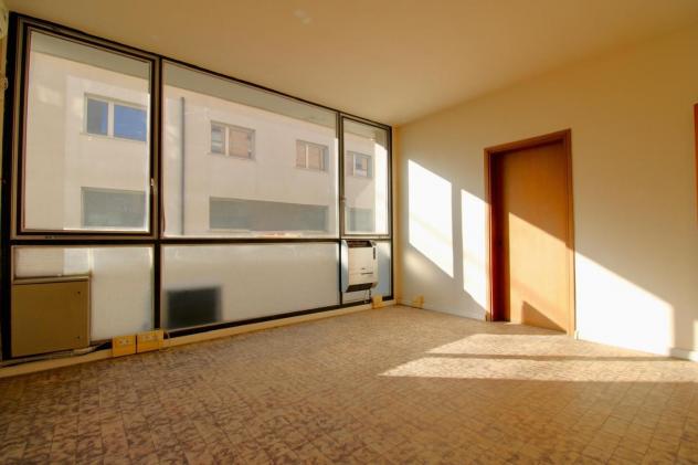 Ufficio in affitto a Cascina 95 mq Rif: 1448387