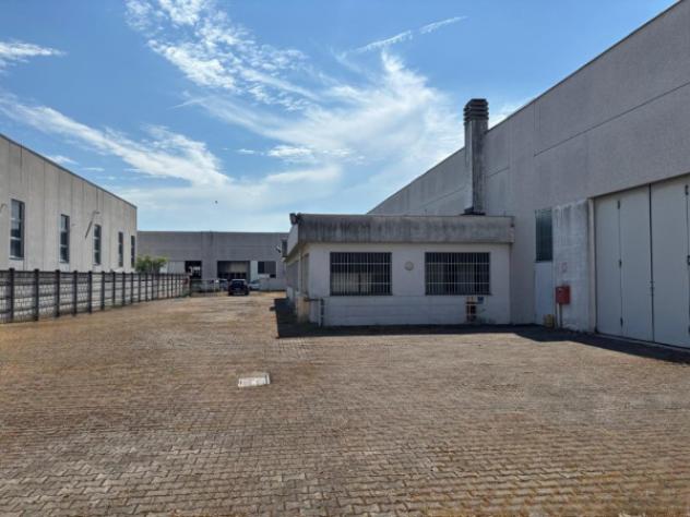 Immobile di 2400 m² con 3 locali in vendita a Legnano - Foto 11
