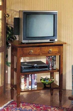 Mobile in legno massello adatto ad un arredo in stile classico arte povera a pre