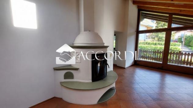 VILLA di 9 vani e di 385 mq (ALA) rif. DT133 - Foto 6