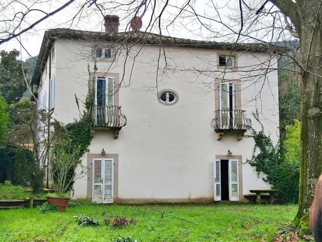 Villa in vendita a Massa Macinaia - Capannori 350 mq Rif: 1304552