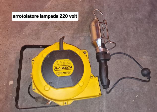 Arrotolatore Zeca per lampada 220volt officina o garage