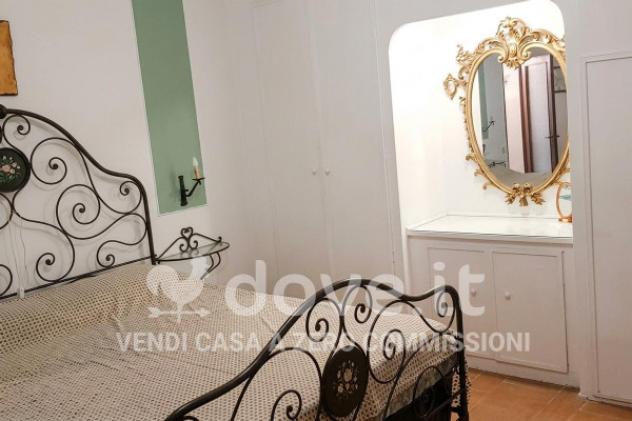 Palazzo / Stabile di 292 m² con più di 5 locali in vendita a Fabro