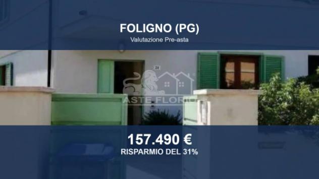 Immobile in asta di 243 m² con più di 5 locali e box auto in vendita a Foligno
