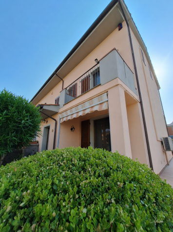 Villetta a schiera angolare in vendita a Fornacette - Calcinaia 154 mq Rif: 1426942