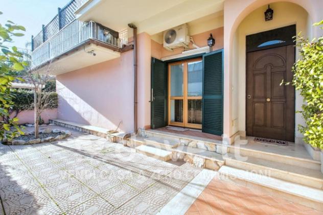 Villetta a schiera di 210 m² con 4 locali e box auto in vendita a Guidonia Montecelio