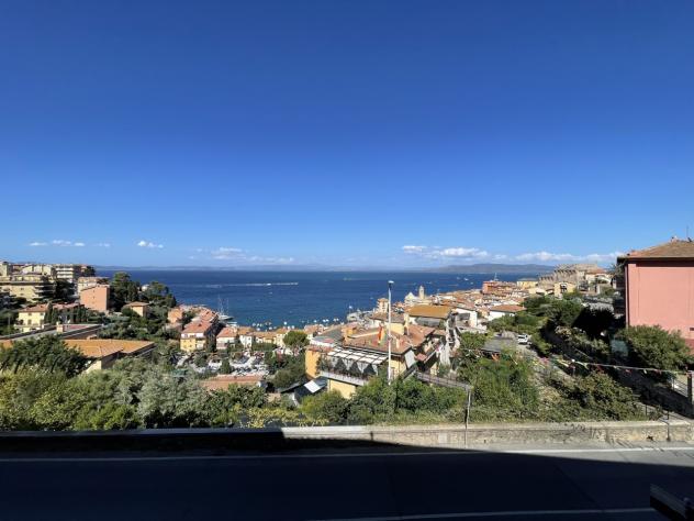 Quadrilocale in vendita a Monte Argentario
