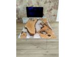 Tavolo in legno e resina