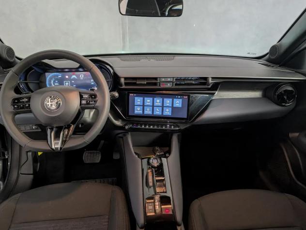 Alfa Romeo Junior Ibrida 1.2 145CV Hybrid eDCT6 ibrida - Foto 9
