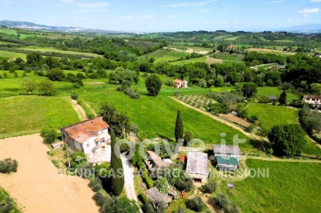 Rustico / Casale di 1000 m² con più di 5 locali e box auto in vendita a Sarteano - Foto 13