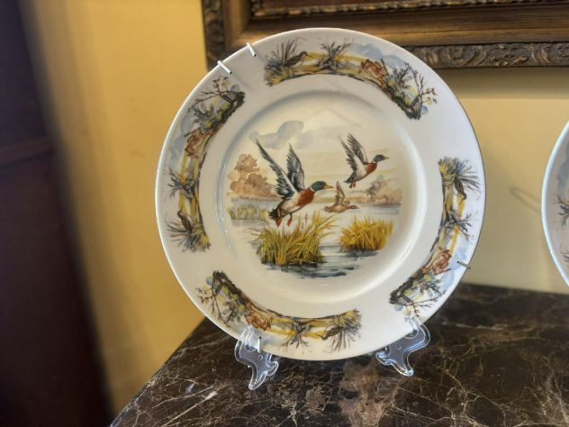 Set di tre piatti da collezione ” selvaggina Ginori metà XX secolo - Foto 10