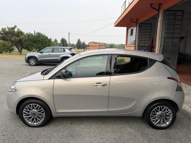 Lancia Ypsilon 1.2 69 CV 5 porte S&S Gold - Foto 3