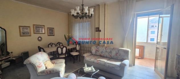SAN GIULIANO – Appartamento all’8° e ultimo p. c/a – 100 mq ca. – 3 vani + acc. Buone condizioni, vista mare. Euro 59 mila CL GI