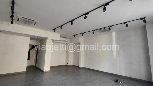 AFFITTASI Negozio di 86 mq con 2 Ampie Vetrine in Via Ugo Ojetti (Zona Talenti) - Foto 3