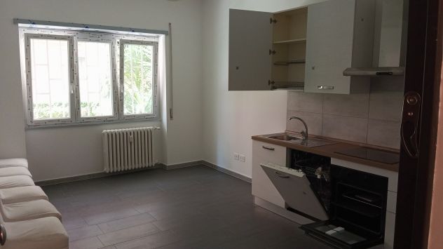 Bilocale adiacente Largo Appio Claudio