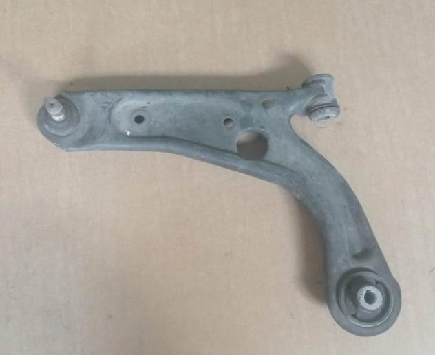 BRACCIO OSCILLANTE ANT. SX 1.3 MJ - 915 999-U1294926 Meccanica  Assale  Tiranteria  Braccio oscillante ant. s FIAT - PANDA - 01-01-2012 -