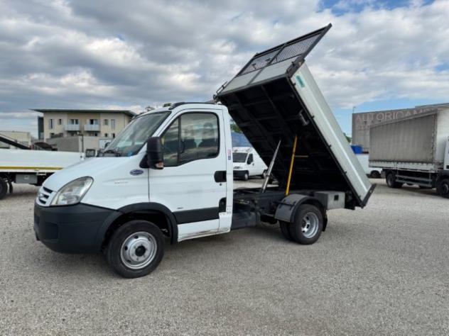 IVECO 35C10 con cassone ribaltabile trilaterale rif. 24013261
