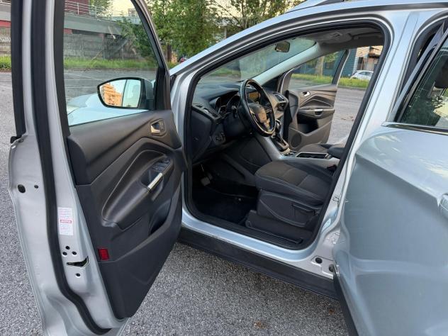 Ford Kuga 1.5 TDCI 120 CV S&S 2WD Powershift ST-Line - Foto 9
