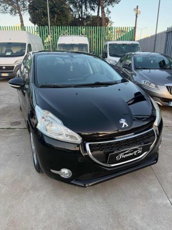 PEUGEOT 208 1.4 8V HDi 68CV 5p. Allure rif. 23373886 - Foto 5