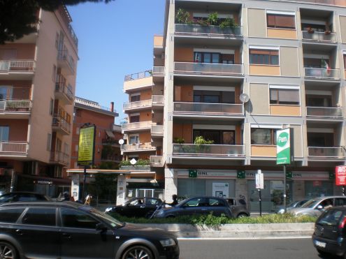Piazza Irnerio - Ufficio 30 mq libero