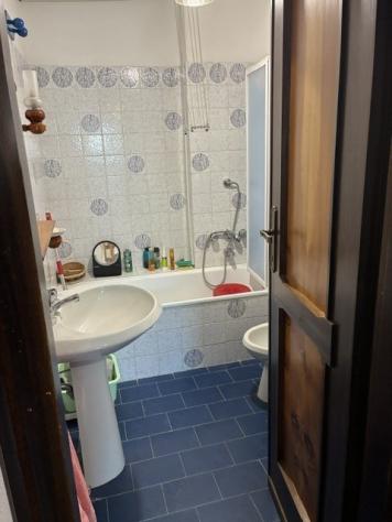 SPLENDIDO TRILOCALE CON DUE BAGNI, CUCININO, AMPIO SOGGIORNO, RIPOSTIGLIO, GARAGE, OTTIMA POSIZIONE. - Foto 15