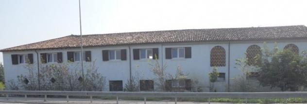 Rustico / Casale di 900 m² con più di 5 locali e box auto doppio in vendita a Mirano - Foto 6