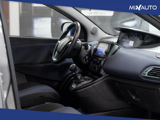 Lancia Ypsilon 1.0 Firefly Hybrid Gold Plus 70CV 5 Porte - Foto 17
