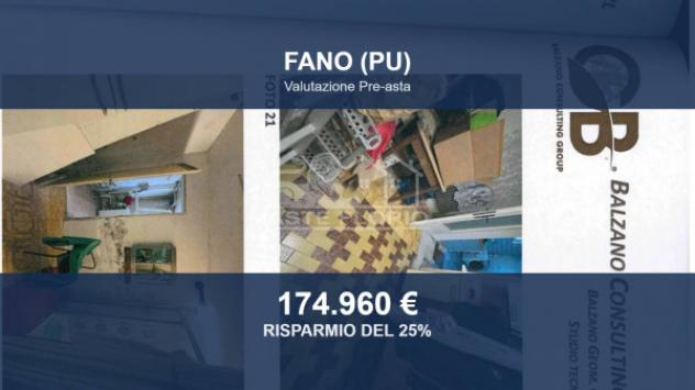 Immobile in asta di 222 m², box auto in vendita a Fano