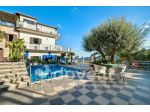 Villa di 550 m² con più di 5 locali in vendita a Graniti