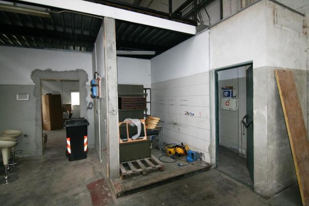 Capannone commerciale in vendita a Avenza - Carrara 800 mq Rif: 957341 - Foto 9