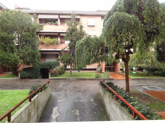 Appartamento arredato composto da ingresso, ampio soggiorno con cucina, due camere, bagno, ripostigli, balcone, cantina e posti auto, posizione comoda - Foto 7