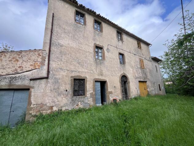 RUSTICO di 14 vani e di 400 mq (SORANO) rif. MONTEDONDO240