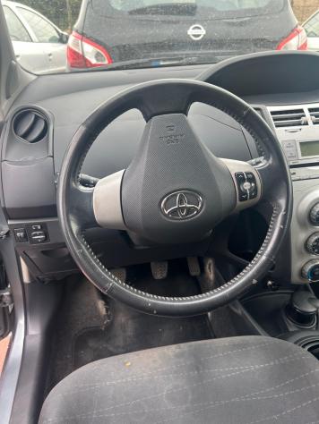 Toyota Yaris 1.0 5 porte Sol - Foto 6