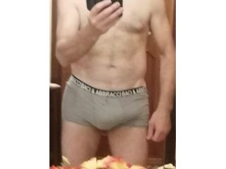 Amore e incontri Brescia - uomo single e dotato Tel:3761682486