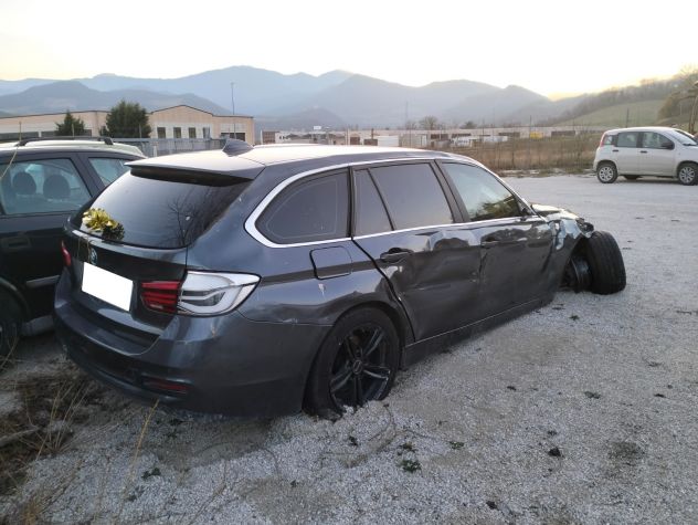 BMW Serie 3 (F31) 318d Touring Steptronic - Foto 4