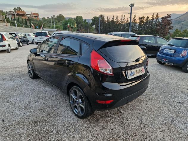 Ford Fiesta 1.5 TDCi 95CV 5 porte Titanium - Foto 2