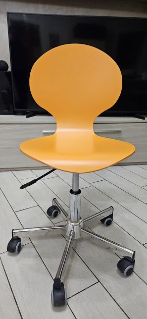 Sedia girevole cameretta