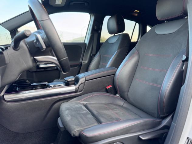 Mercedes-benz GLA 180 d Premium Amg - Foto 10